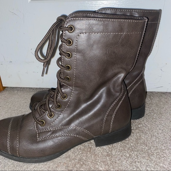 Brash leather booties! - Picture 4 of 7
